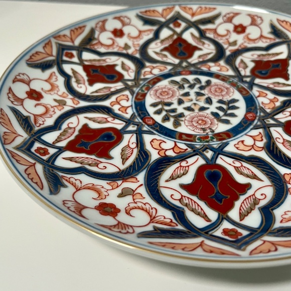 Gold Imari Hand Painted Red and Blue Japanese Collector Plate 9 3/4" Gold trim - Picture 7 of 9